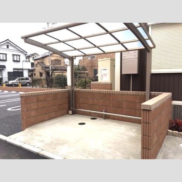 現地周辺 (駐輪場)