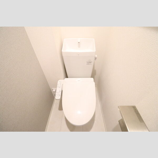 トイレ (温水洗浄暖房便座)