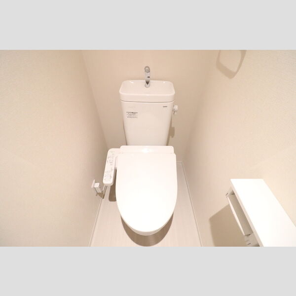 トイレ (温水洗浄暖房便座)