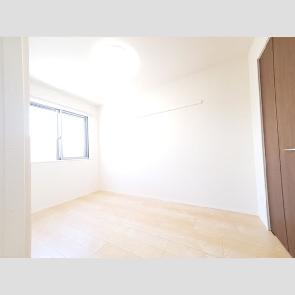その他 (洋室)