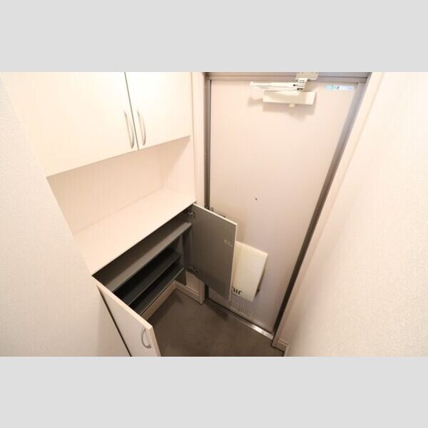 玄関 (玄関)