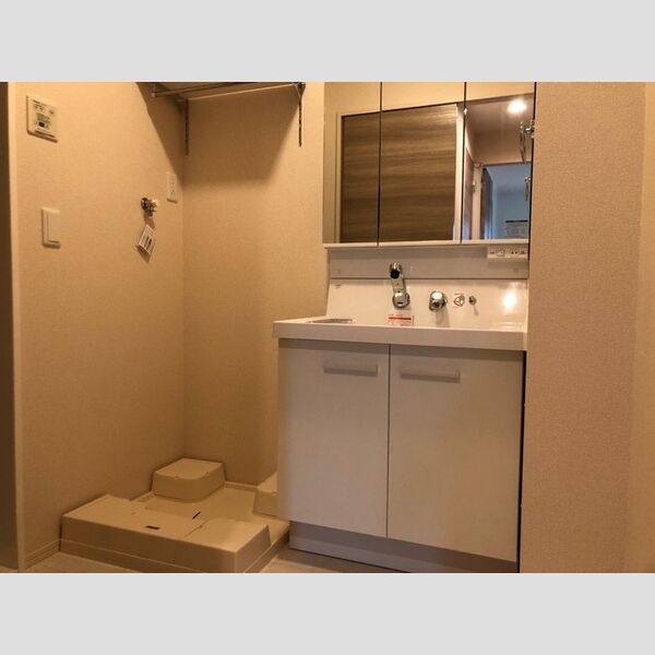 居室・リビング (忙しい朝にうれしい洗髪洗面化粧台付)