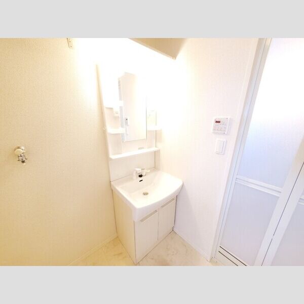 洗面所 (洗髪洗面化粧台)